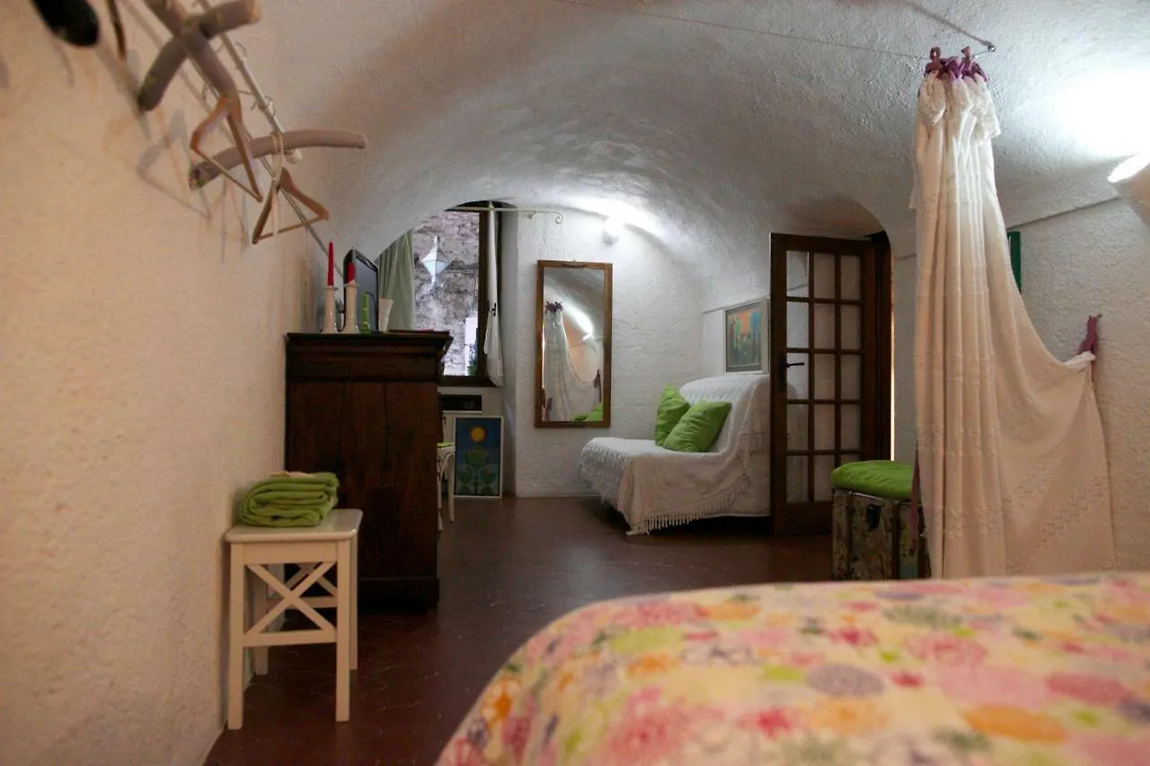 Apartment Appartamentino Le Violette Dolceacqua